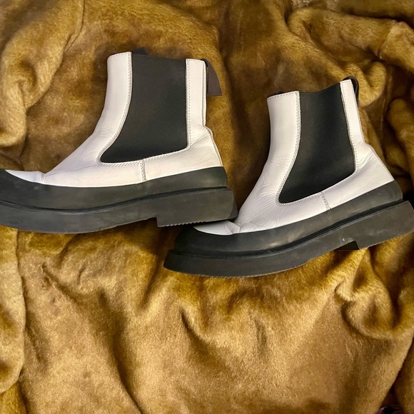 Céline by Phoebe Philo Bicolor Chelsea Boots (Old Céline) - Picture 5 of 10